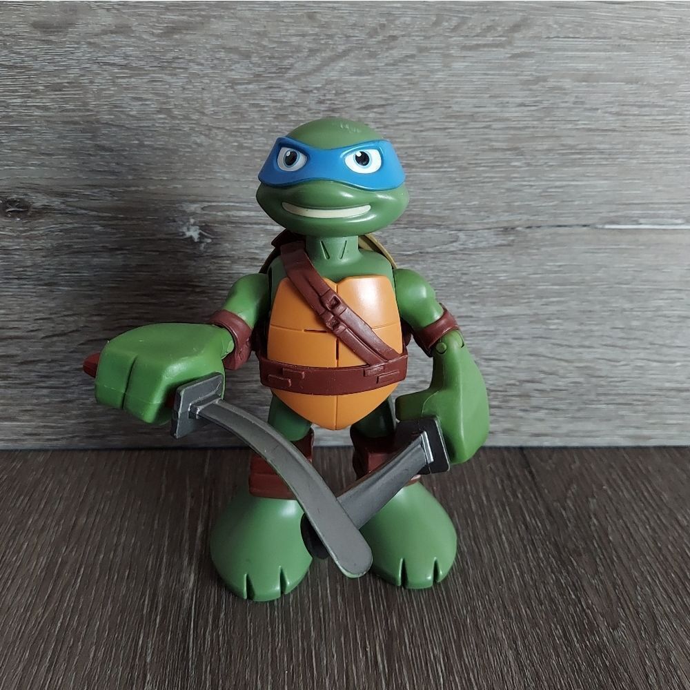 Viacom 2014 TMNT LEONARDO 6'' Interactive Figure Teenage Mutant Ninja Turtles